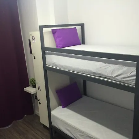 Chameleon Youth Hostel Alicante-2